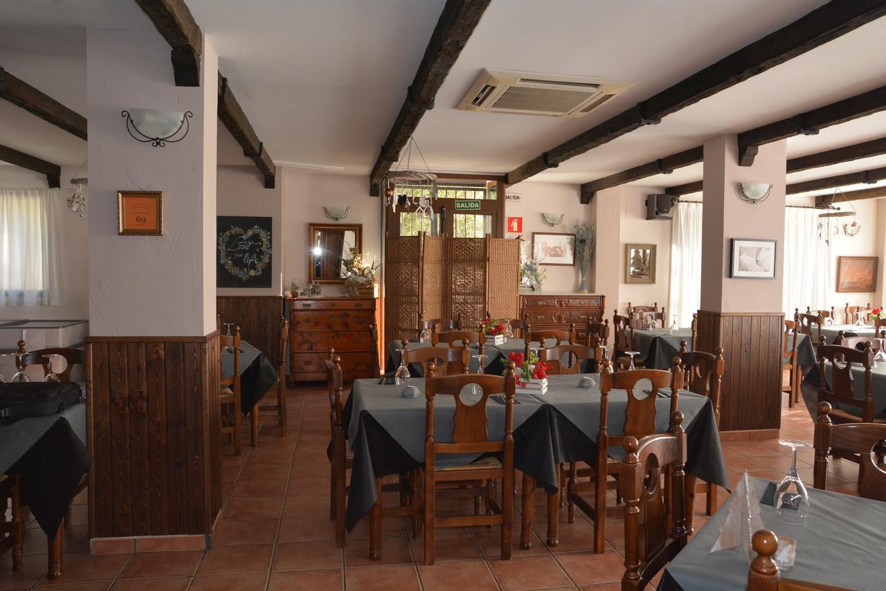 Hotel Restaurante Vinas Viejas Fuentes de Ayódar Exterior foto
